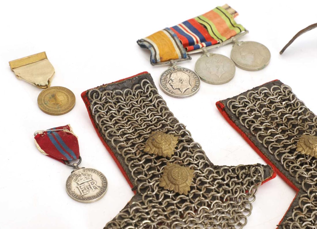 A collection of militaria - 3