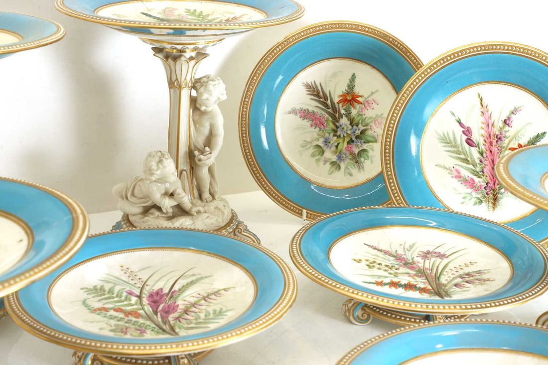 A collection of Royal Worcester plates and comports, late 19th century, - 3