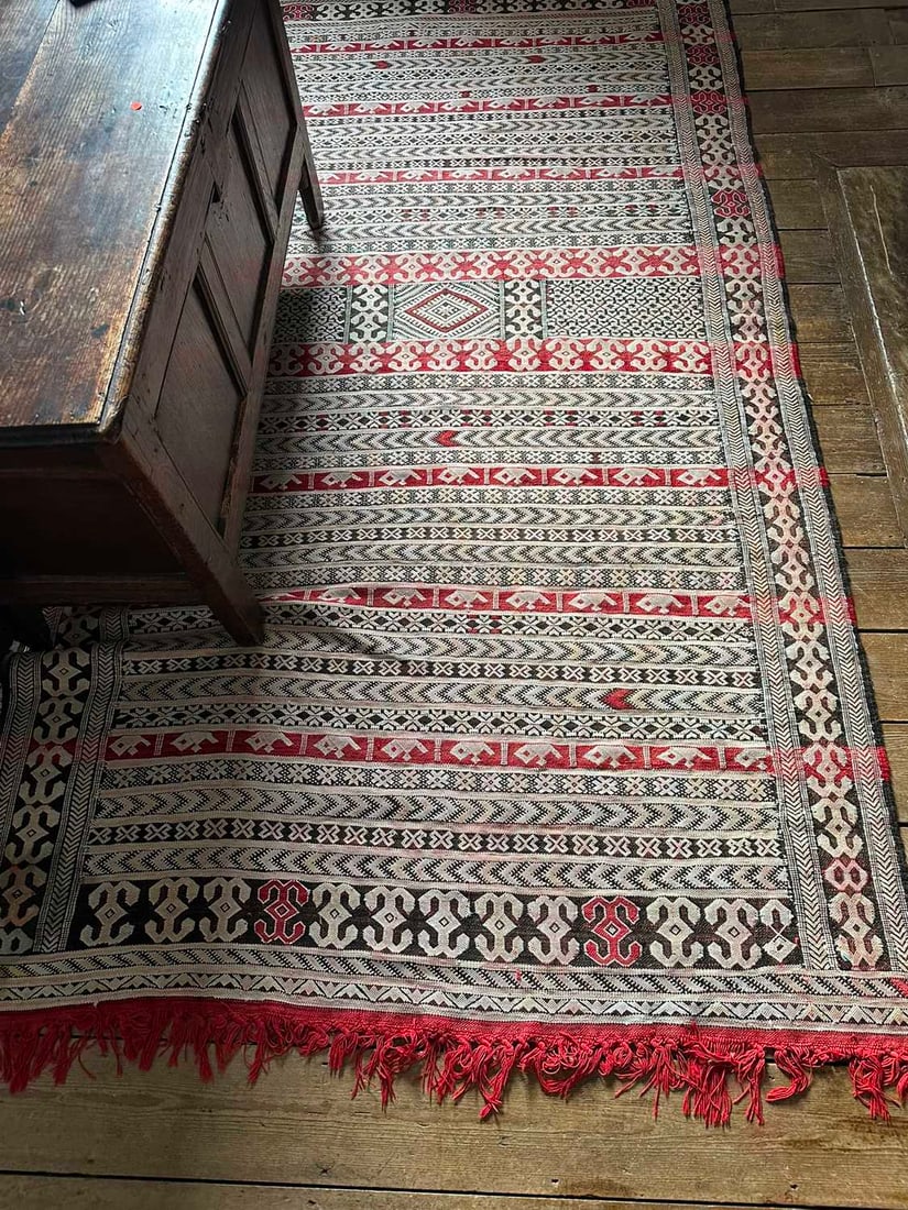 A kilim flatweave rug, 20th century, - 4