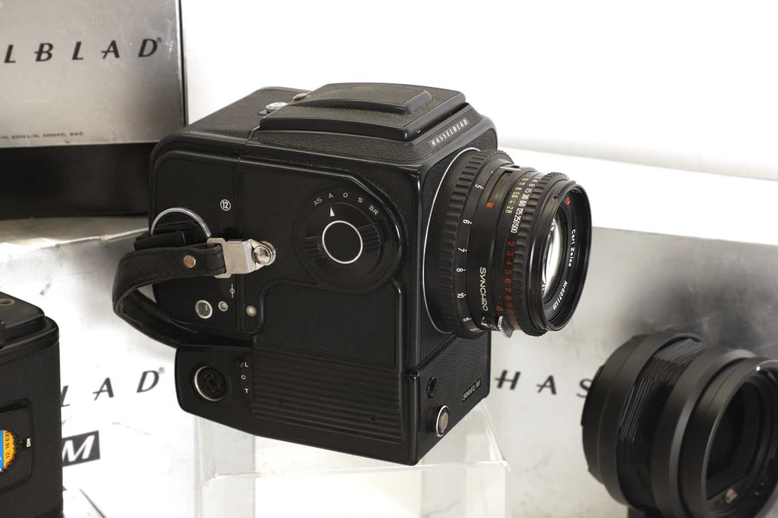 A Hasselblad 500 ELM outfit, circa 1979 - 4
