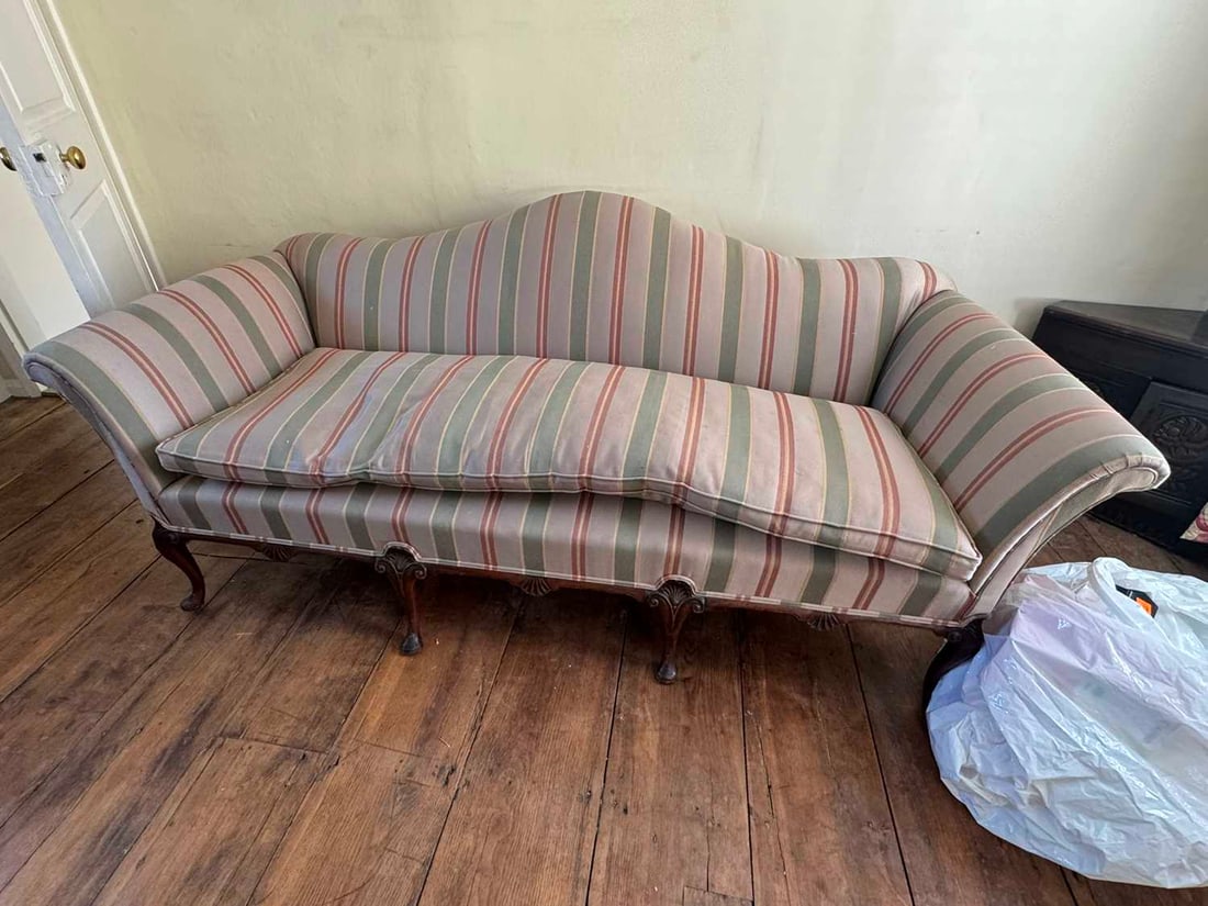 A Georgian Irish-style mahogany-framed settee, 19th century, - 2