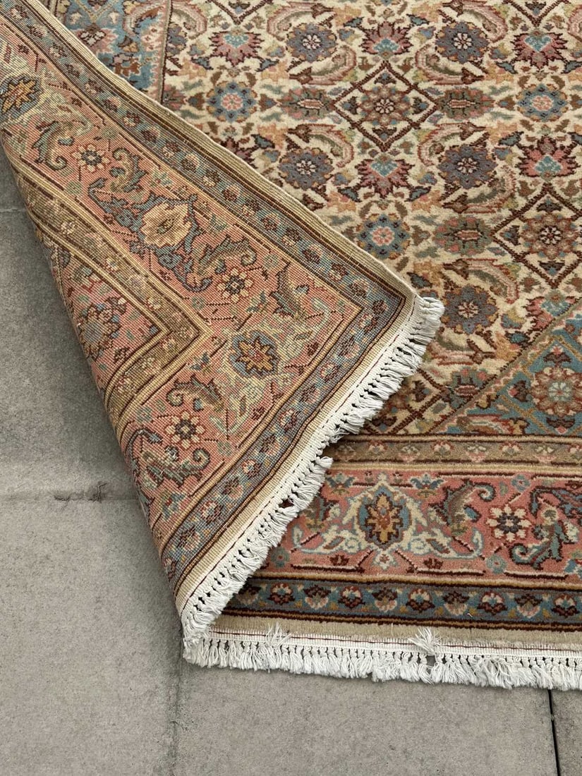 Two Persian style wool rugs, 20th century, - 3