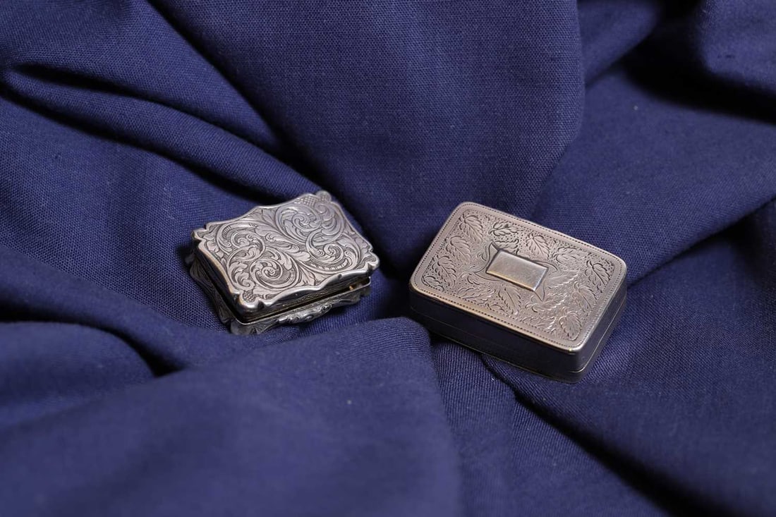 Two silver vinaigrettes, - 2