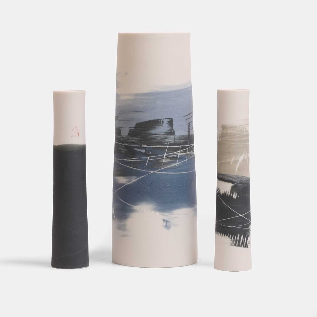 Ali Tomlin (British, contemporary), three porcelain vases, - 2