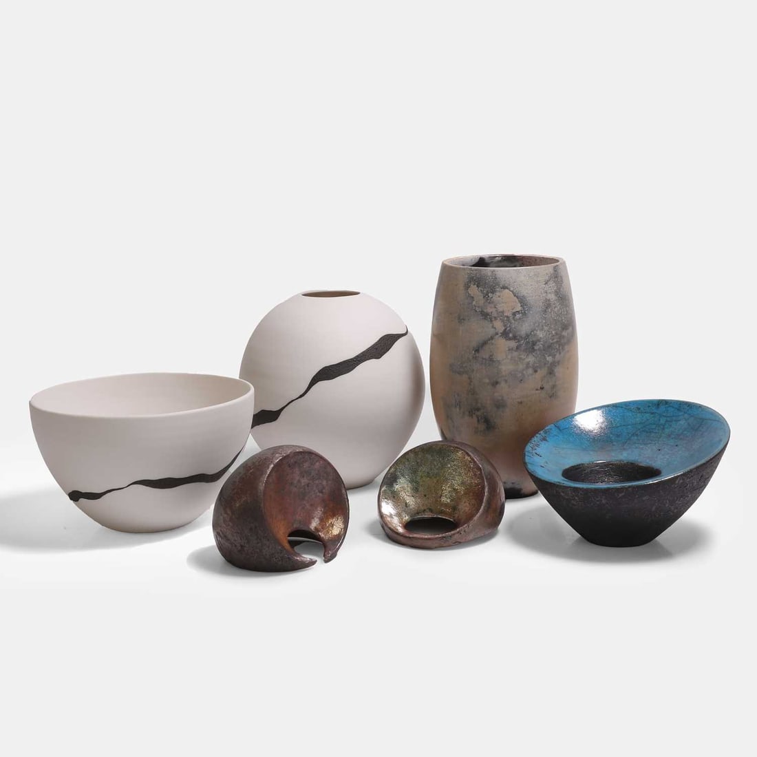 Leonie Rutter (British, contemporary), a collection of porcelain items, (1 of 6)