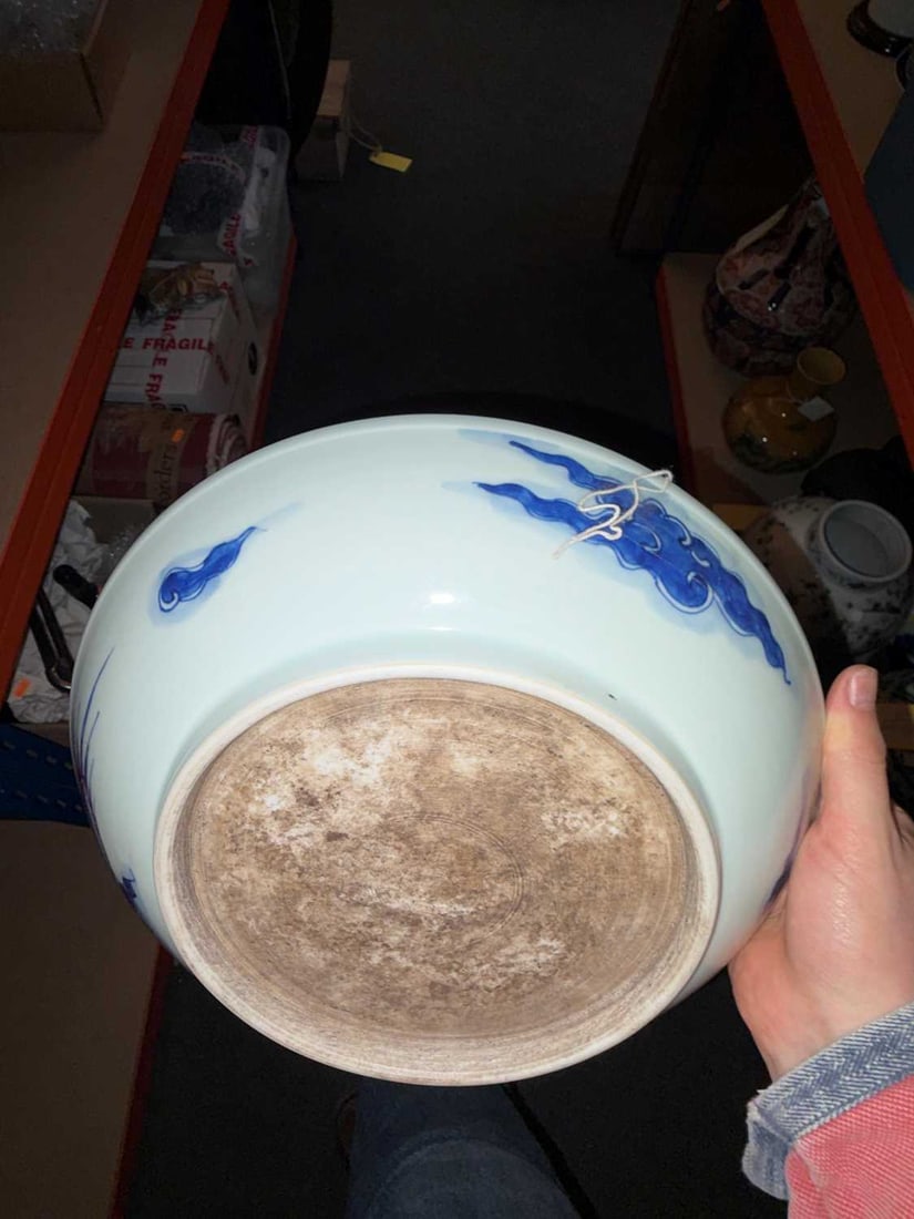 A Chinese blue and white dragon dish, - 2