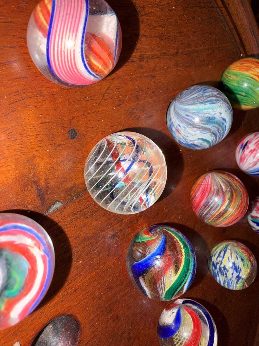 A collection of Victorian handmade marbles, 19th century and later - 12