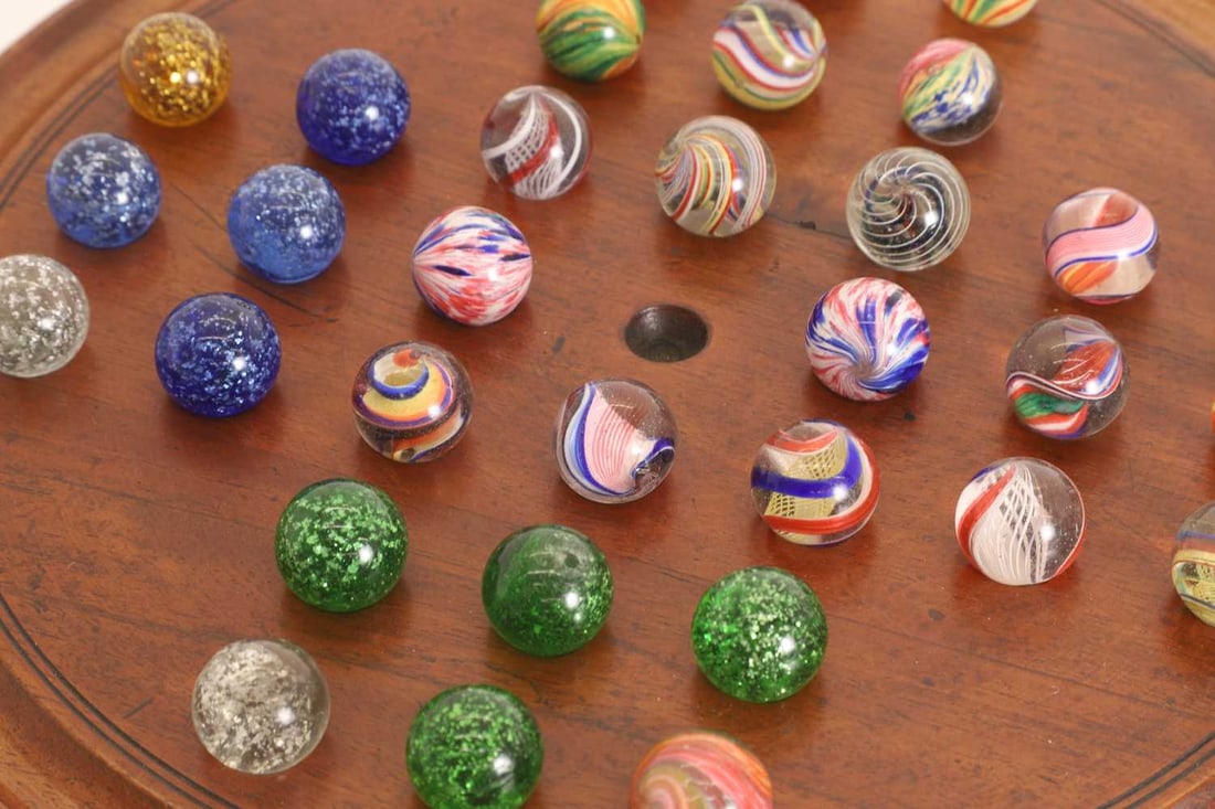 A collection of Victorian handmade marbles, 19th century and later - 3