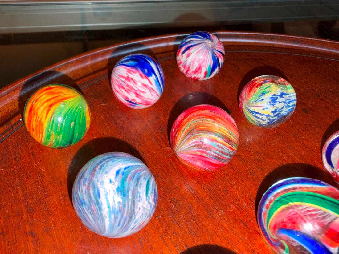 A collection of Victorian handmade marbles, 19th century and later - 4