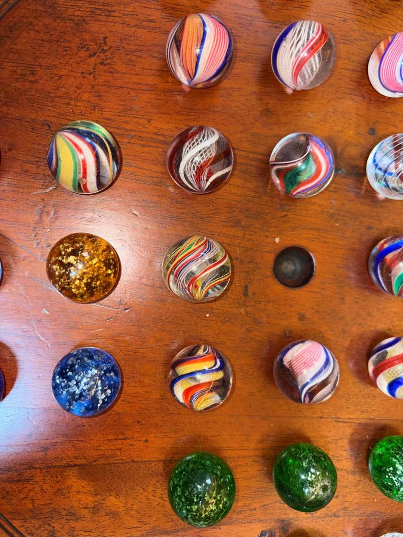 A collection of Victorian handmade marbles, 19th century and later - 7