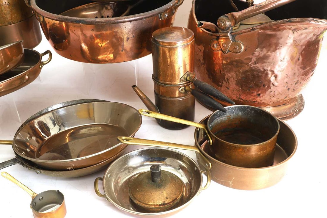 A collection of copper pans and vessels, - 3