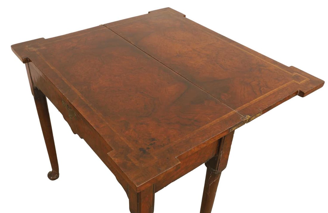 A burr walnut and feather banded fold over tea table, 18th century - 3