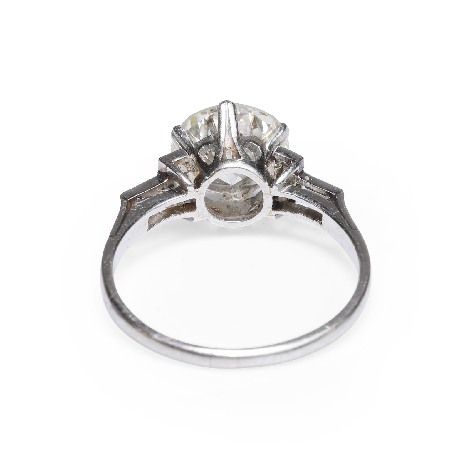 A diamond ring, - 2
