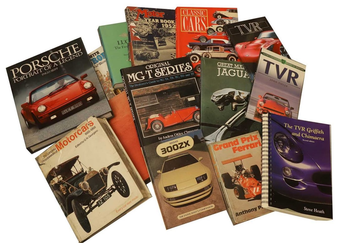 A collection of automotive books and encyclopaedias, 20th century and later, (1 of 2)