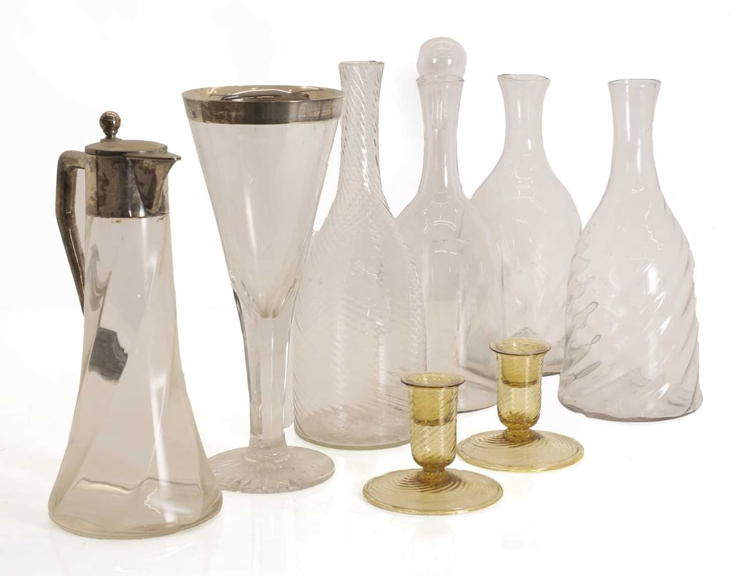 A group of glass pieces, 20th century, (1 of 2)