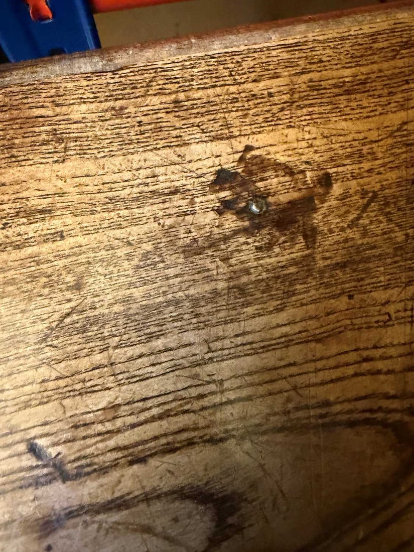 An elm farmhouse drop leaf table, 19th century, French, - 2