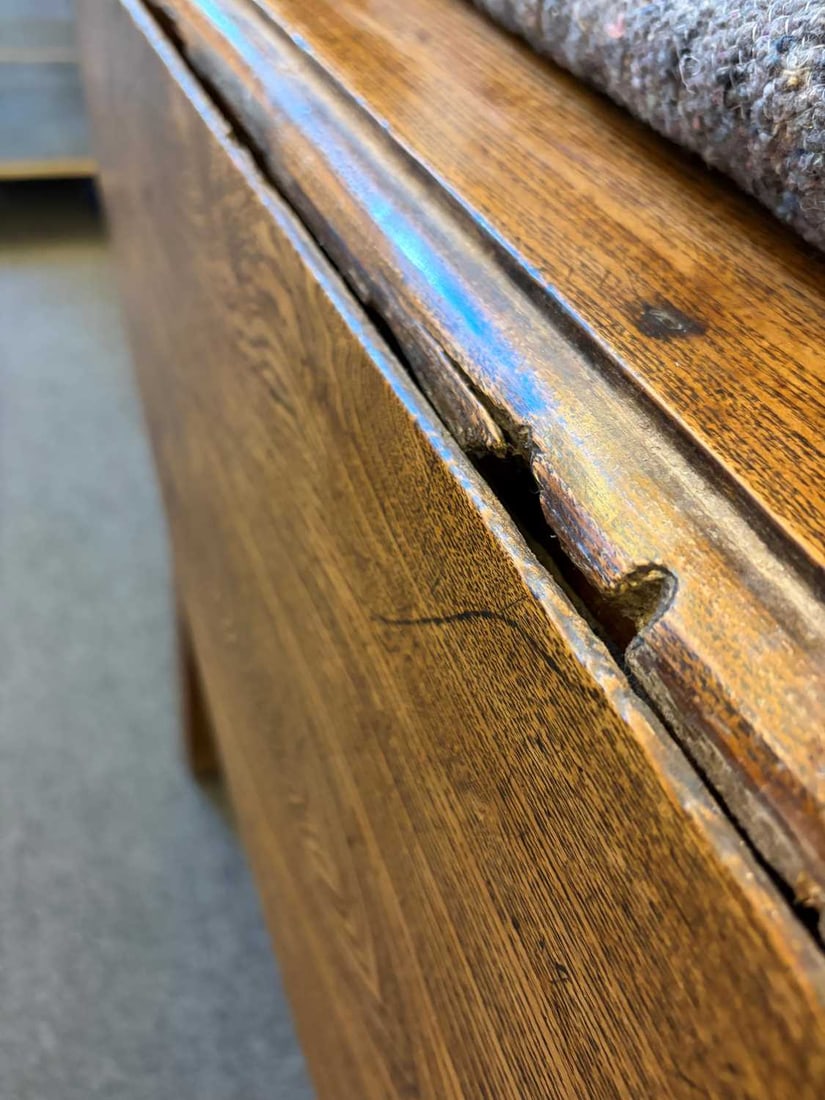 An elm farmhouse drop leaf table, 19th century, French, - 4