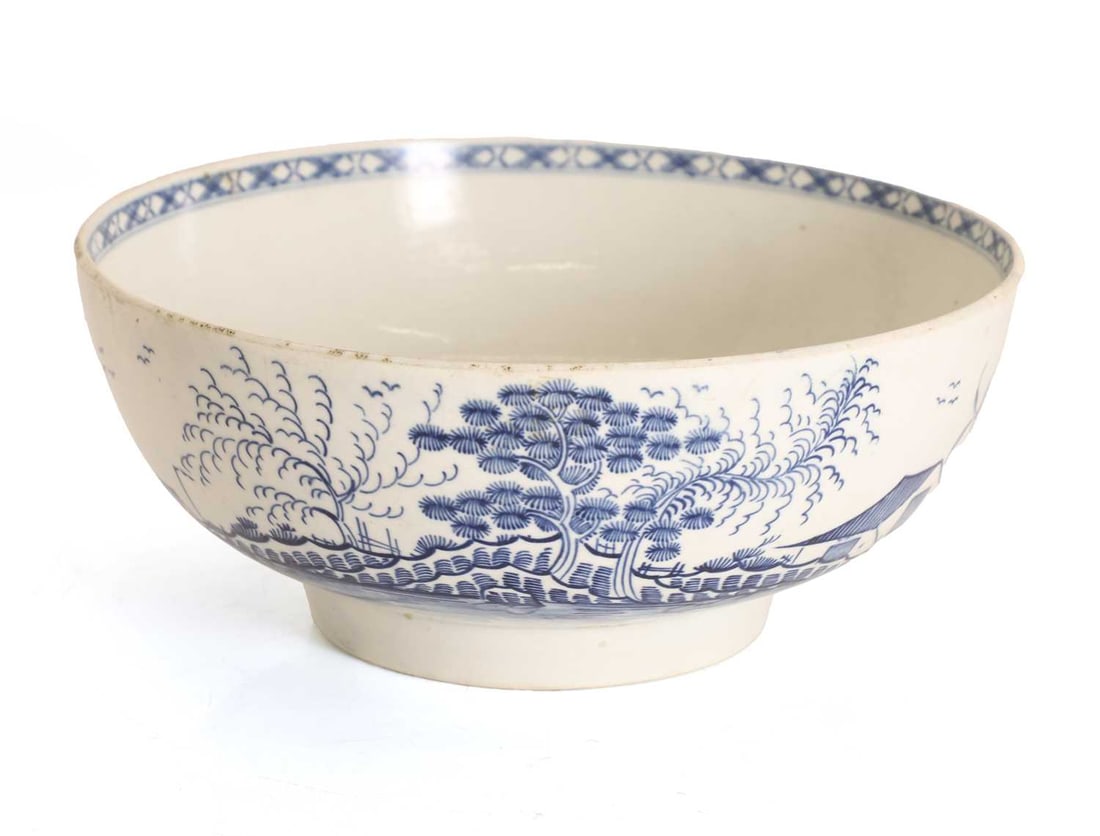A Worcester blue and white bowl, mid 18th century, - 3