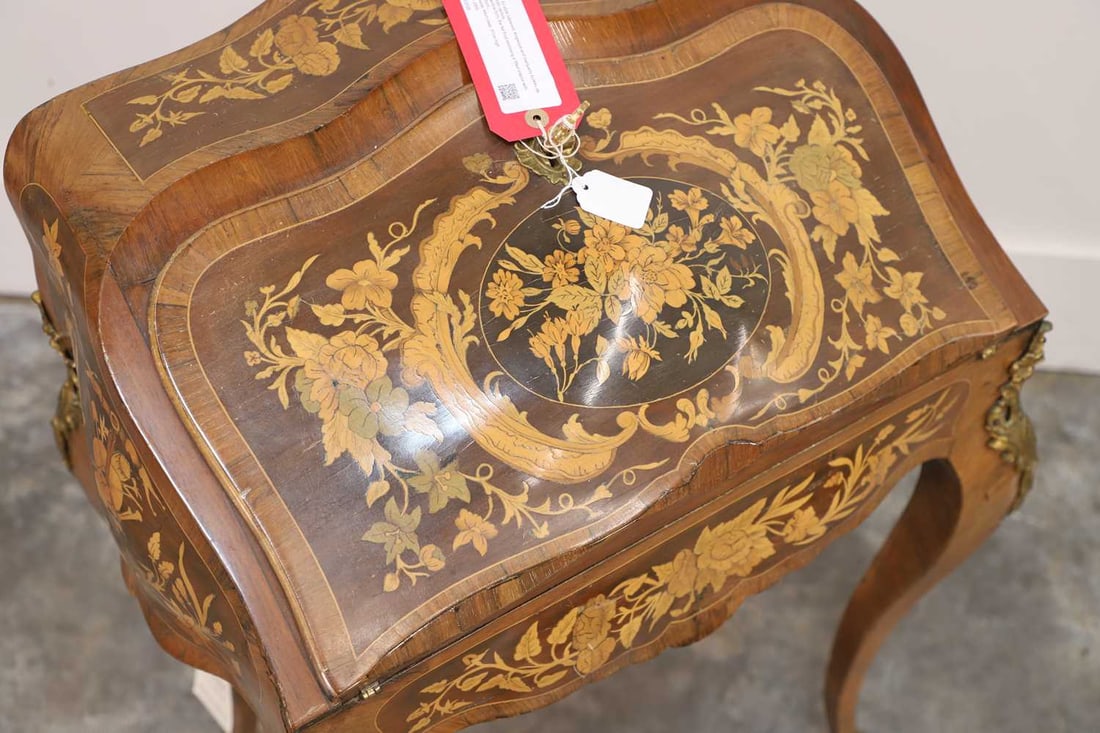 A Louis XV-style tulipwood, kingwood and marquetry bureau de dame, 19th century, - 2