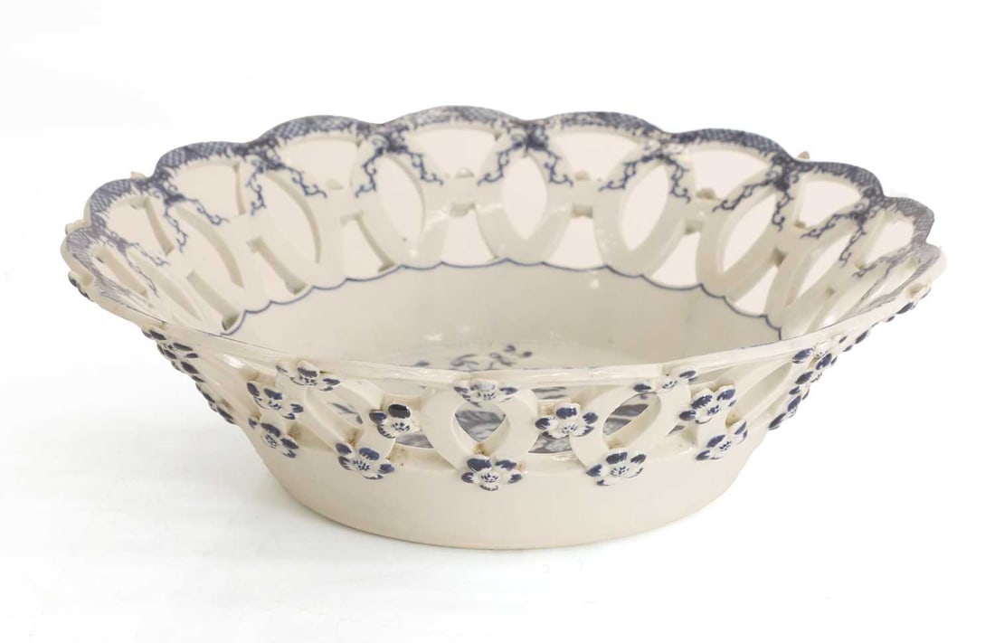 A Worcester blue and white reticulated basket, late 18th century, (1 of 2)
