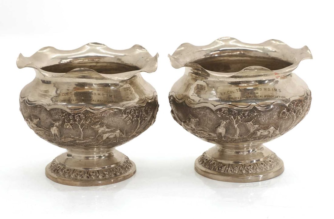 A pair of Indian silver-plated pedestal bowls, circa 1930s, India, West Bengal, Darjeeling, - 2