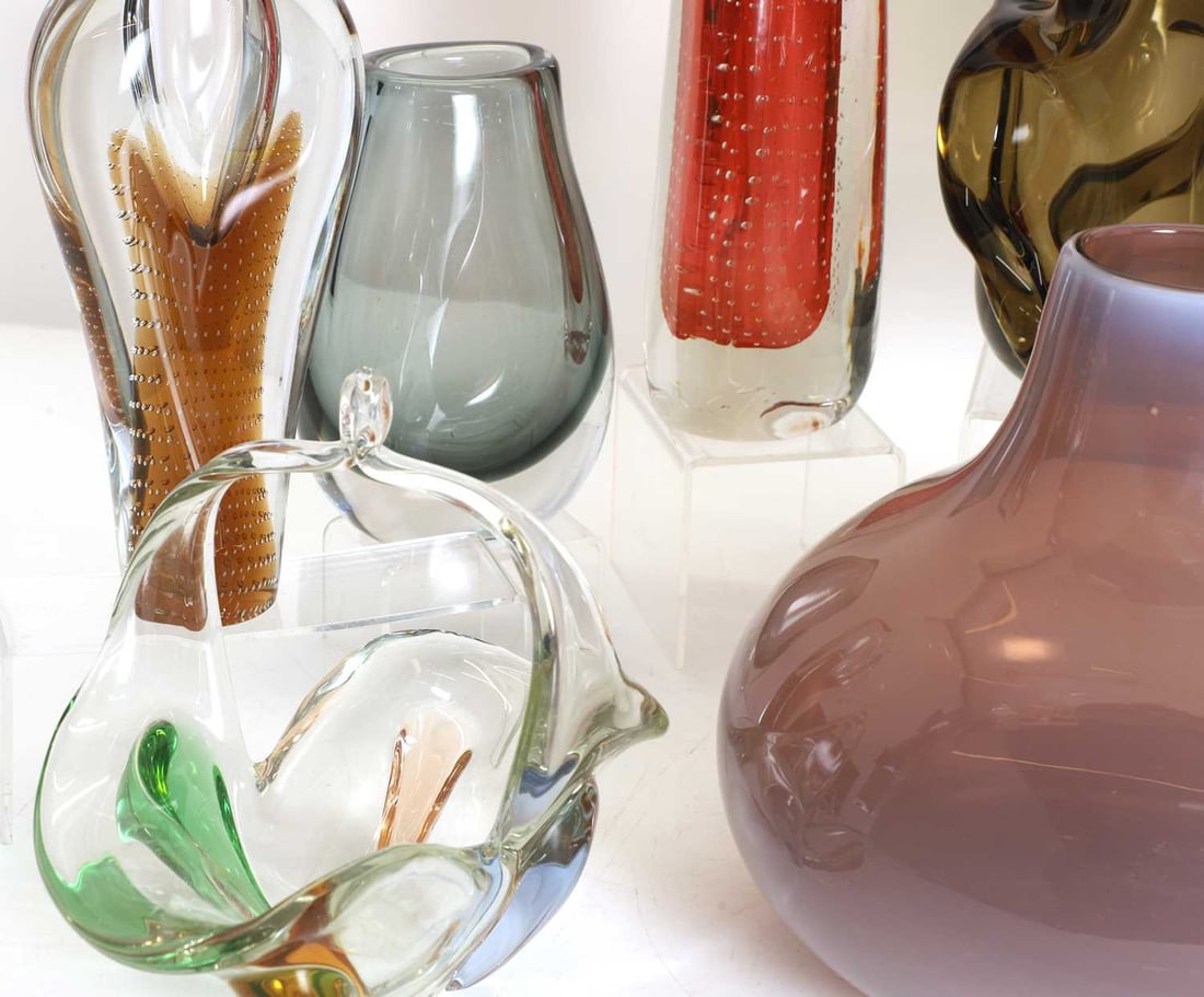 A collection of Czech and German glass items, 20th century - 2