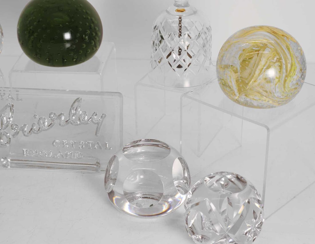 A collection of glass paperweights, 20th century - 2
