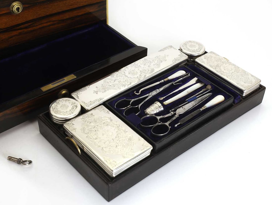 A coromandel and silver vanity set, - 3