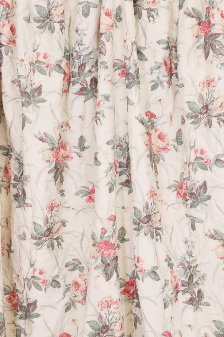 A pair of Bennison 'Laguna Rose' linen curtains, of recent manufacture, (1 of 2)