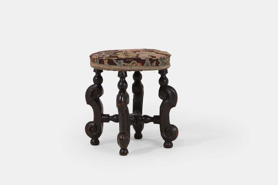 A William and Mary beech circular stool, circa 1700, (1 of 2)