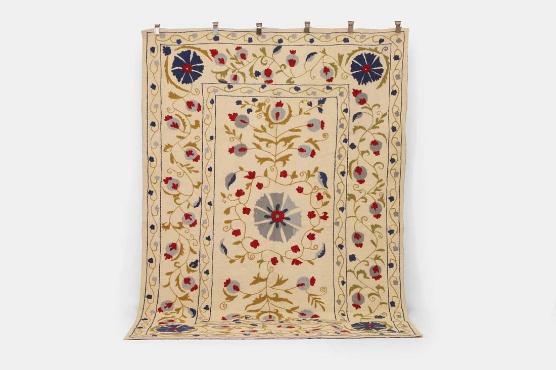 A suzani-style flat-weave rug, of recent manufacture, (1 of 3)