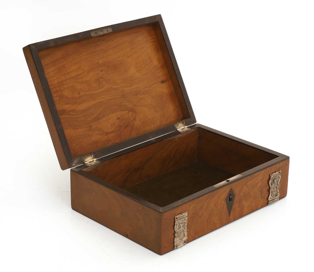 A Dutch silver mounted walnut box, early 20th century, - 2