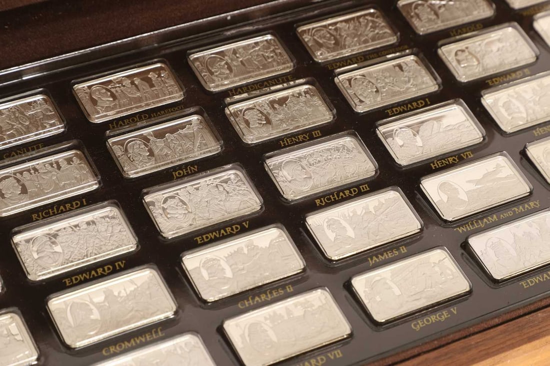 A Franklin Mint 1000 years of Monarchy, - 2