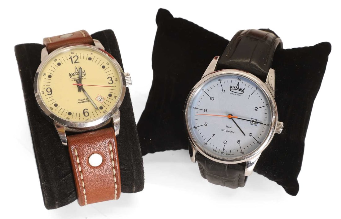 Two Aksania wristwatches, - 2