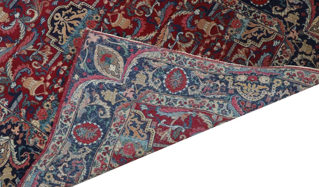 A pair of red ground Kashan rugs, 20th century, - 3