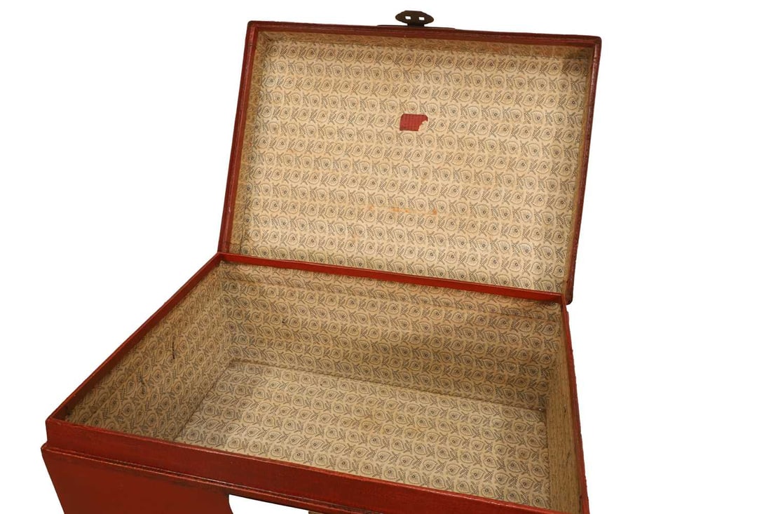 A small Chinese red lacquer trunk, 20th century, - 2