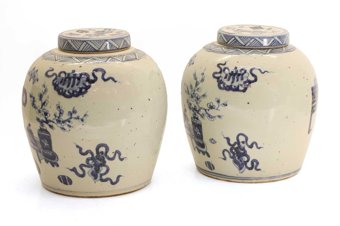 A pair of Ming style ginger jars and covers, of recent manufacture, - 2