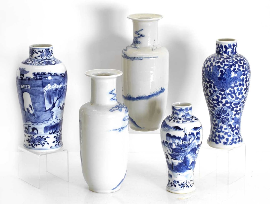 A pair of Chinese blue and white vases, 19th century, - 2