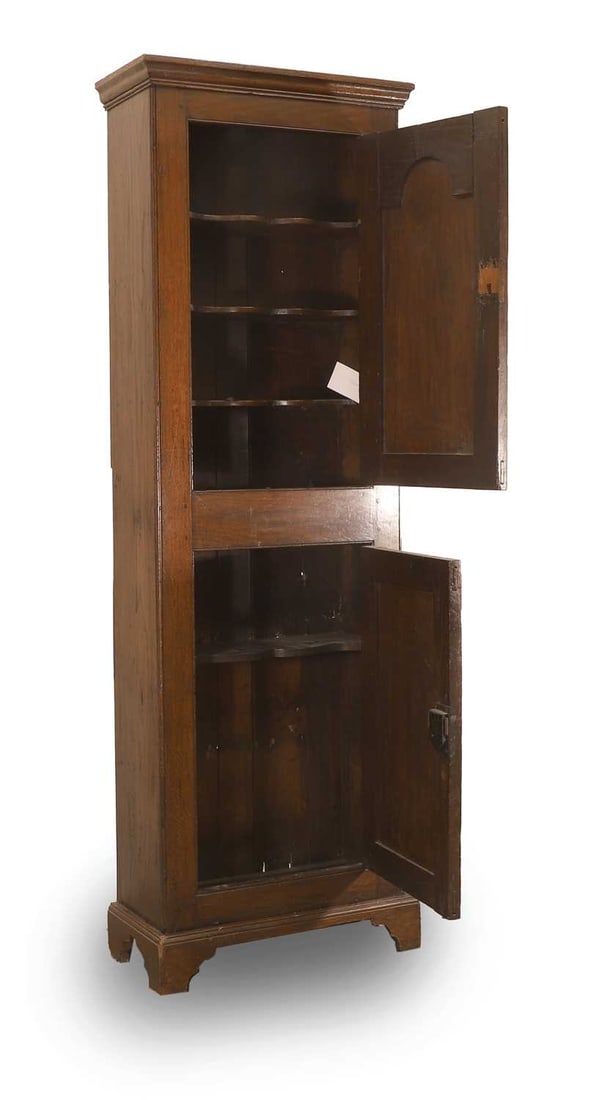 A tall oak cupboard, late 18th / 19th century, - 2