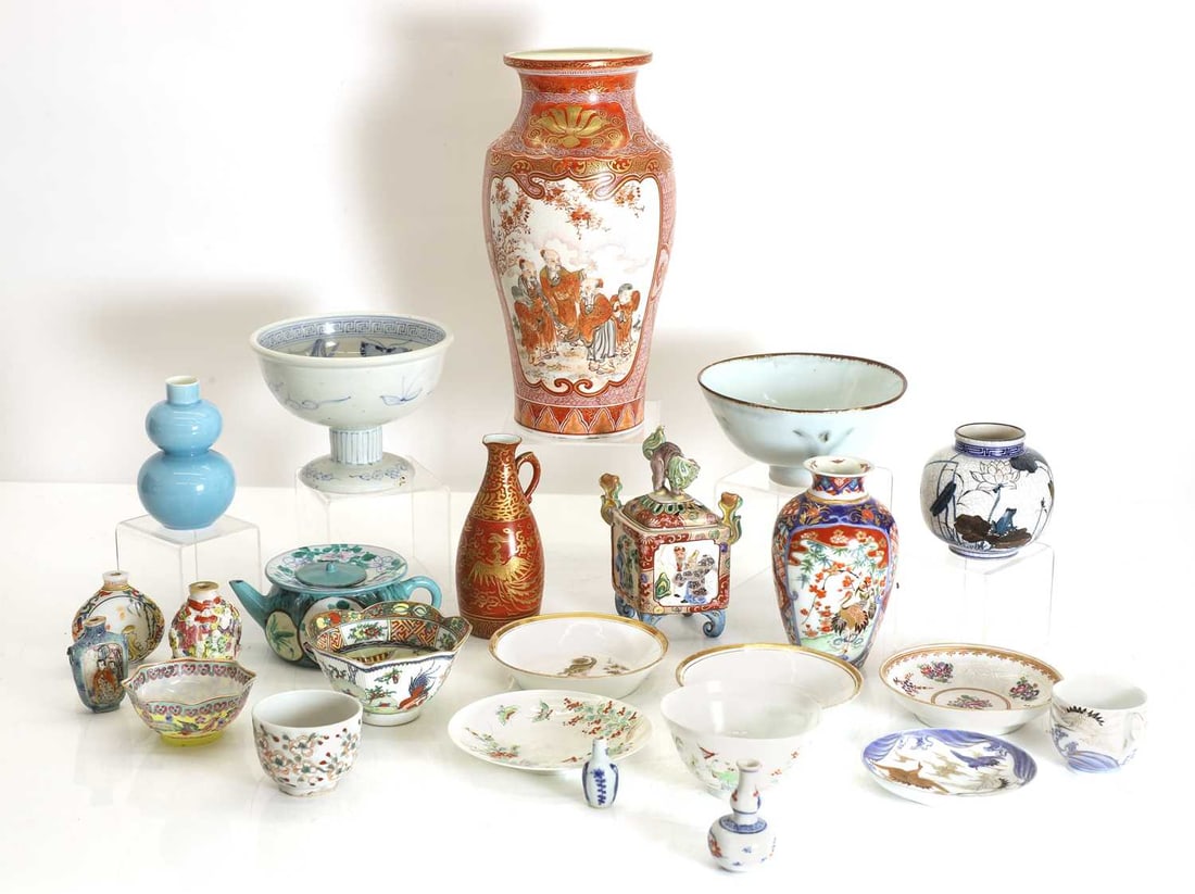 A collection of Chinese and Japanese porcelain and ceramics, 20th century, (1 of 1)