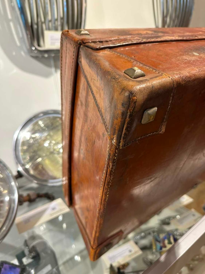 A fitted leather Bentley suitcase, - 12