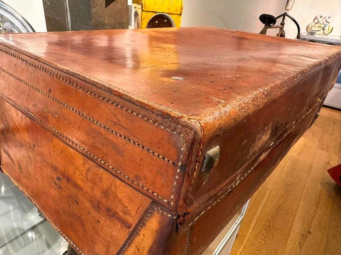 A fitted leather Bentley suitcase, - 5