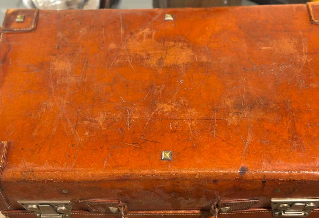 A fitted leather Bentley suitcase, - 6