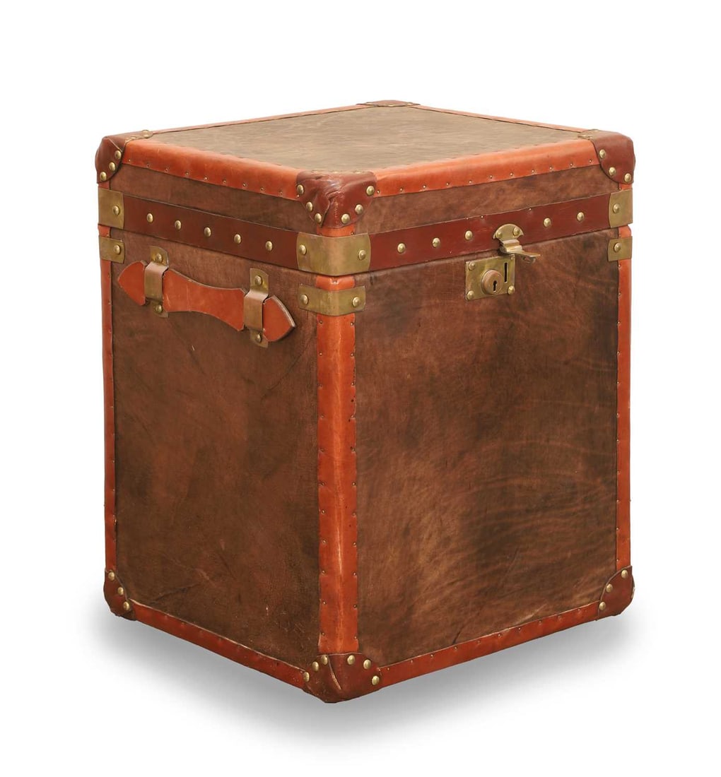 A small leather trunk, of recent manufacture (1 of 2)