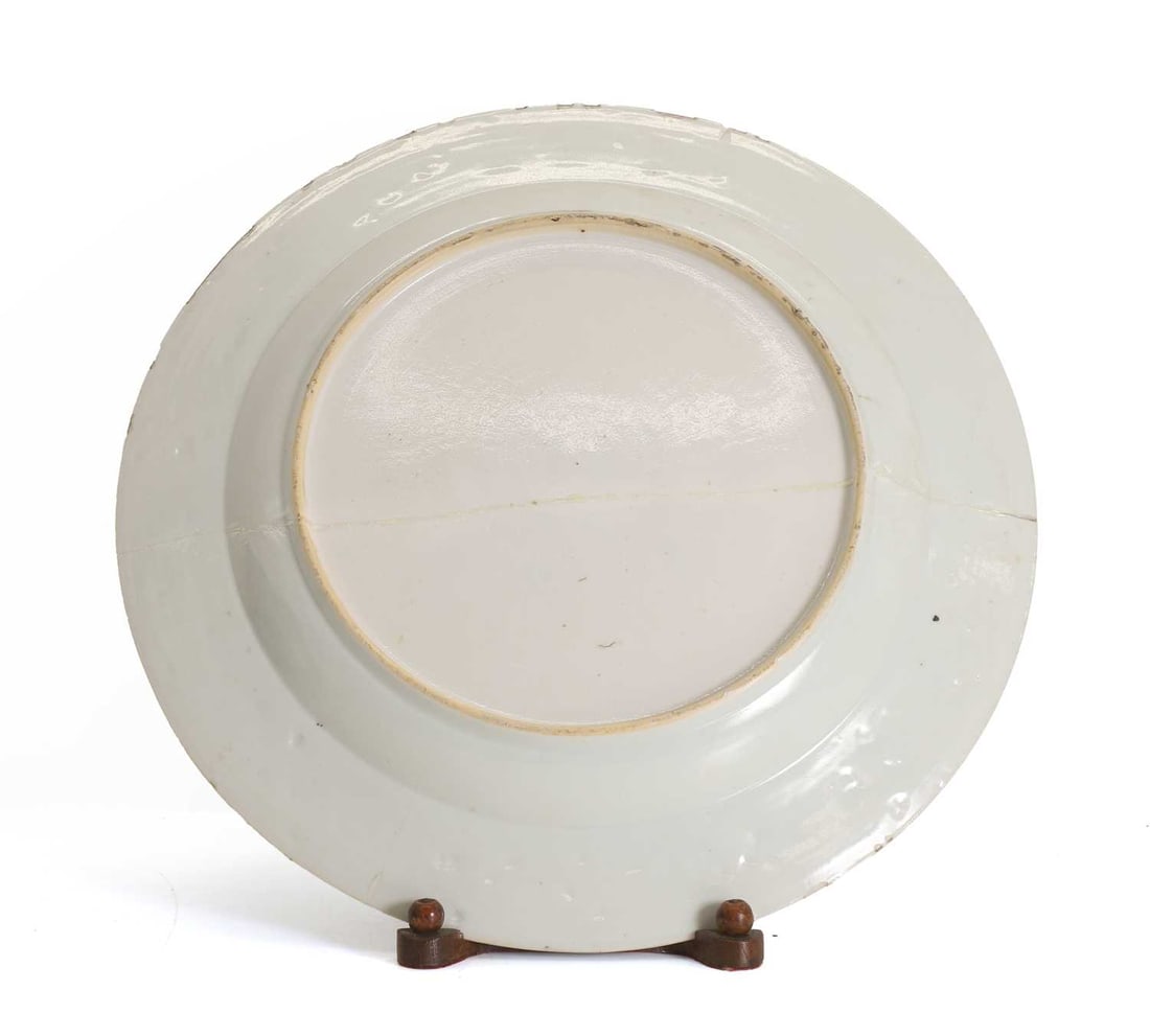A large Chinese Imari porcelain charger, 18th century, - 2