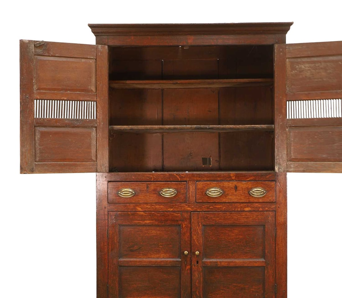 An oak bread and cheese cupboard or 'Cwpwrdd Bara Caws', late 18th century, Welsh, - 2