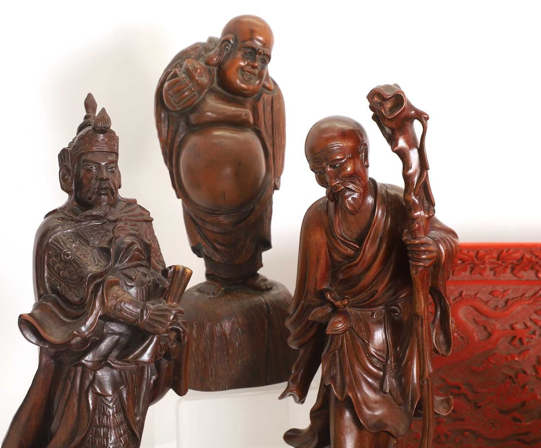 A collection of Chinese cinnabar lacquer and carved wood items, 20th century, - 3