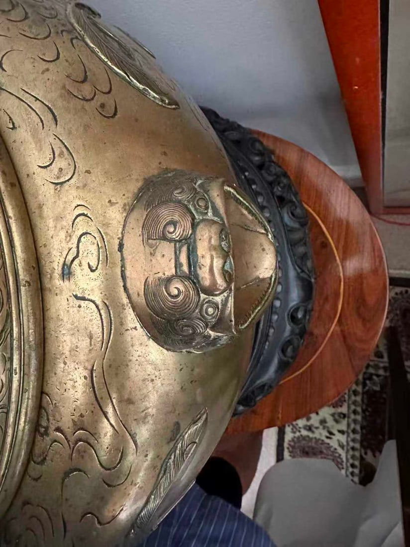 A large Japanese bronze koro, - 8