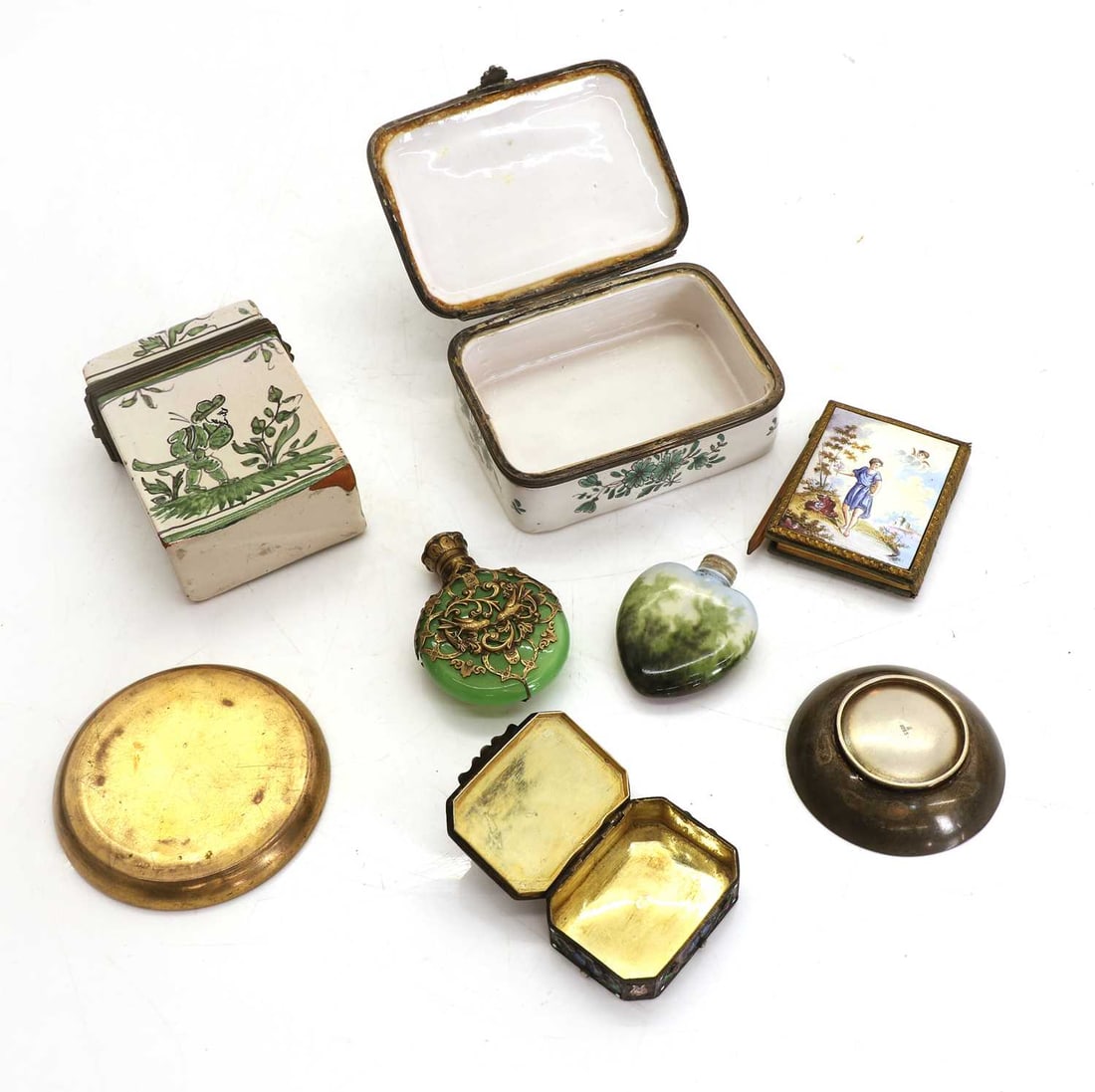 A Continental silver enamelled and jeweled pill box, circa 1900, - 2