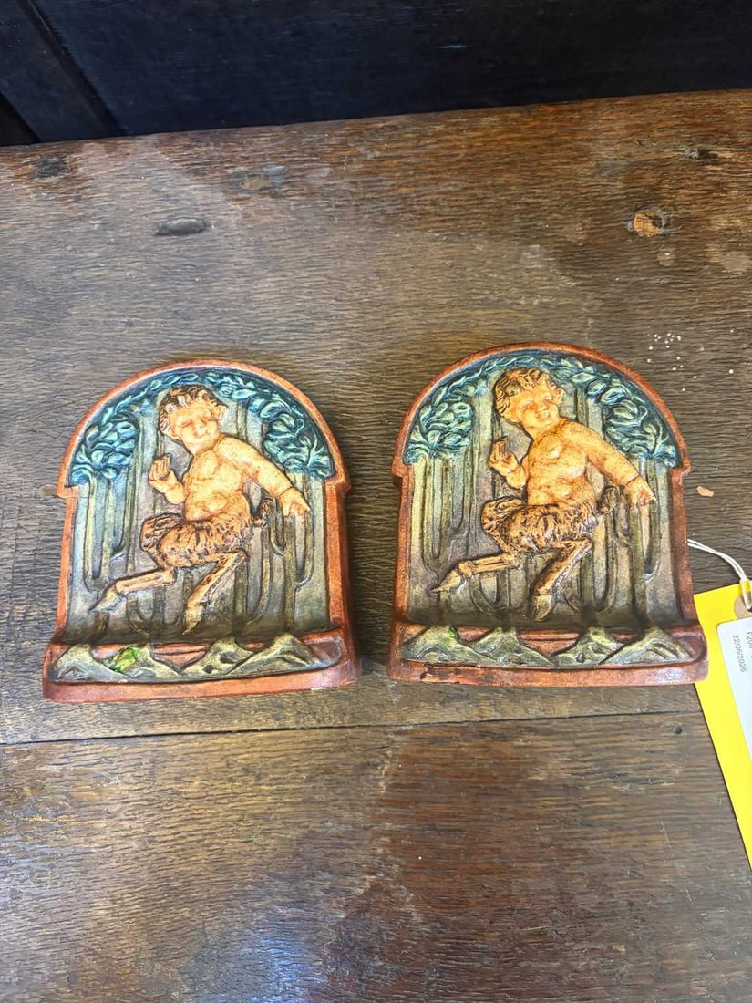 A pair of Compton Art Potters' Guild Compton Pottery bookends, 20th century, - 10